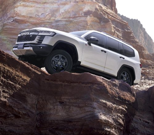 Toyota Land Cruiser 300 Loses Gas Engine, Gains A Flashy Modellista Bodykit