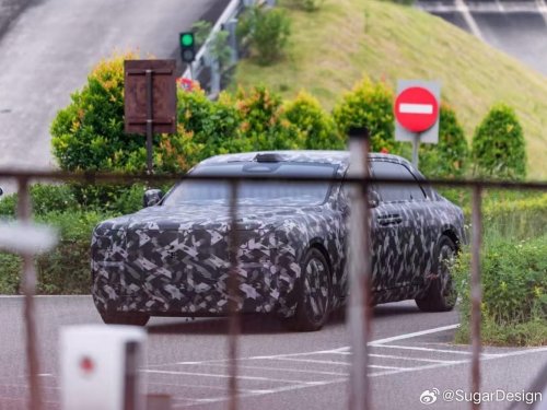 BYD’s Flagship Sedan Is Coming For The Rolls-Royce Phantom
