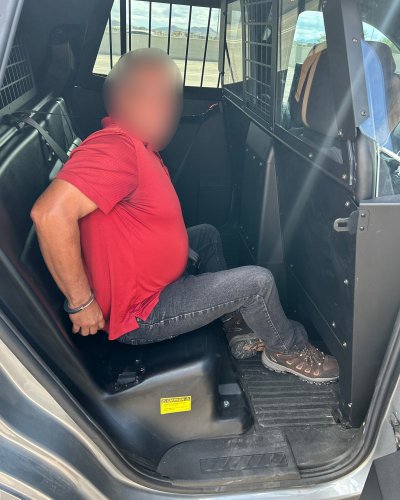 Tesla, Fake Cop Pulls Over Tesla, Then Calls Real Cops On Himself