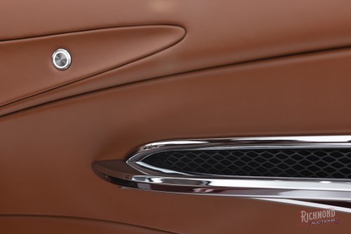 This Corvette’s Engine Makes The Dodge Viper’s 8.4-Liter V10 Look Small