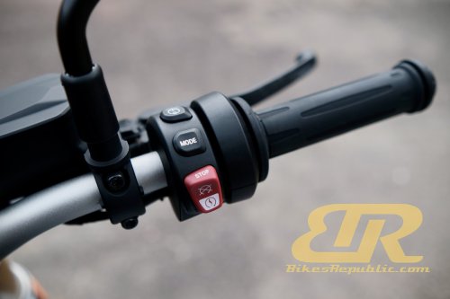 Tunggang Uji &amp; Ulasan BMW R 12 nineT (2025)