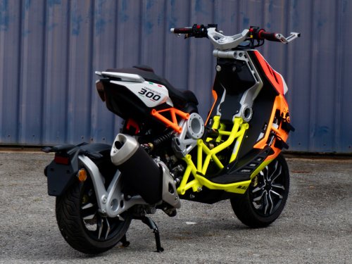 Italjet Dragster 300 Tiba di Malaysia dalam Versi Gresini dan Malossi