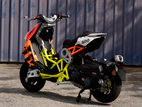 Italjet Dragster 300 Tiba di Malaysia dalam Versi Gresini dan Malossi