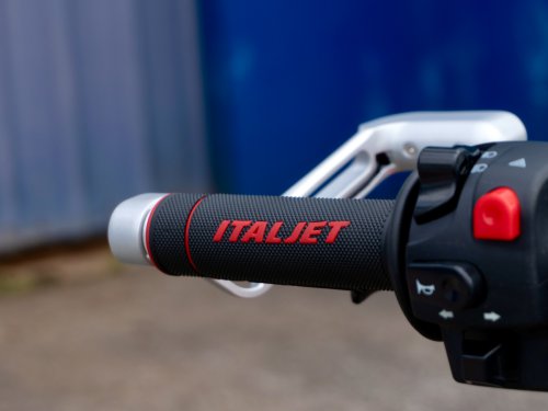 Italjet Dragster 300 Tiba di Malaysia dalam Versi Gresini dan Malossi