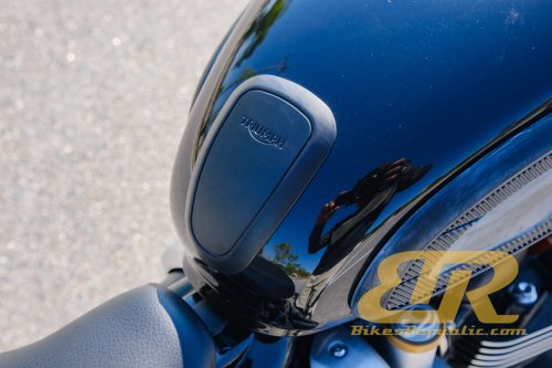 Tunggang Uji Triumph Bonneville Bobber (2025) – Bukan Sebuah Motor ‘Poyo’