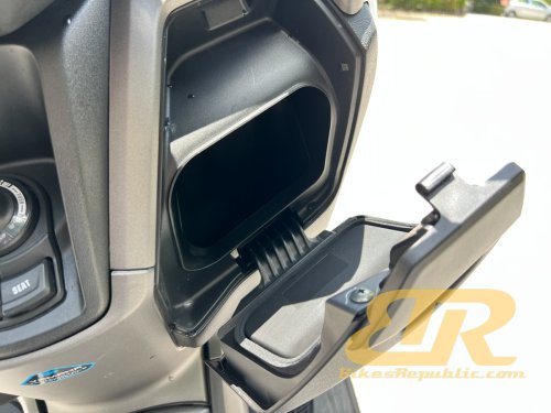 Pandu Uji dan Ulasan Yamaha NMAX (2025)