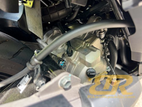 2025 YAMAHA XMAX 250 Test &amp; Review – Still Quick!