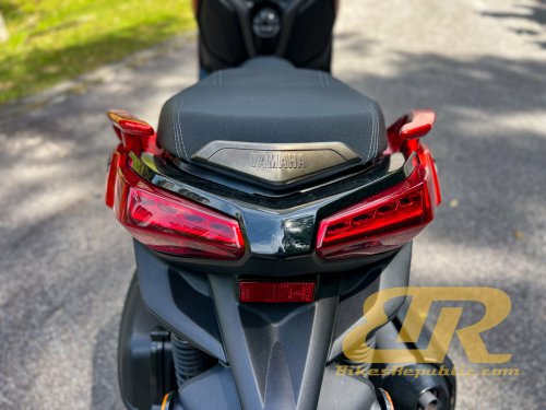 2025 YAMAHA XMAX 250 Test &amp; Review – Still Quick!