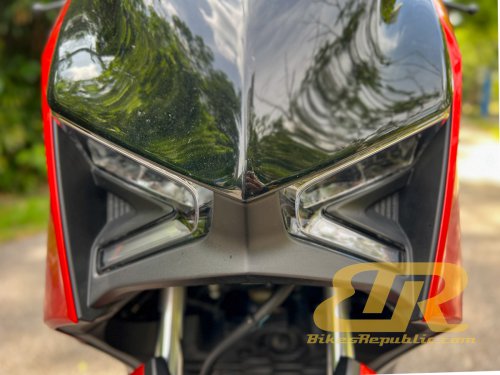 2025 YAMAHA XMAX 250 Test &amp; Review – Still Quick!