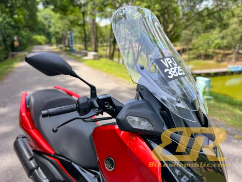 2025 YAMAHA XMAX 250 Test &amp; Review – Still Quick!