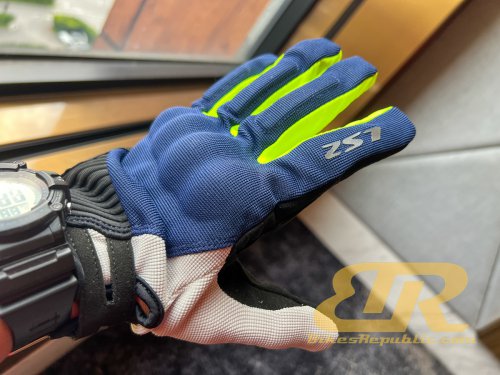 LS2 Malaysia Lancarkan Topi Keledar, Jaket, But, Sarung Tangan Baharu