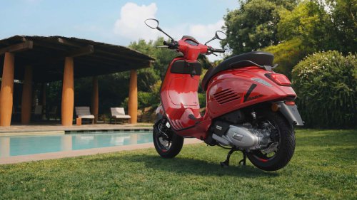 Vespa Primavera (2026) dan Vespa Sprint S (2026) Hadir dengan Brek Cakera Belakang, Skrin LCD