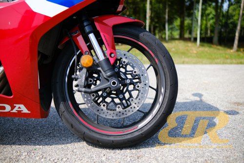 HONDA CBR650R – Motosikal Sport Terbaik (Bawah 1000cc) 2026