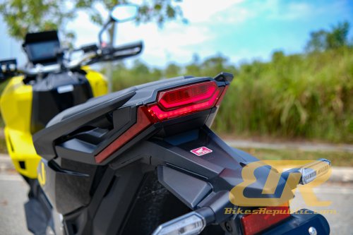 HONDA X-ADV – 2026 ADVENTURE SCOOTER OF THE YEAR (ABOVE 500cc)