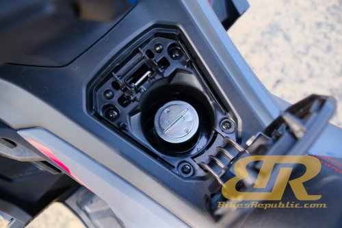 YAMAHA NVX – Skuter Terbaik 2026