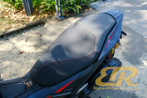 YAMAHA NVX – Skuter Terbaik 2026