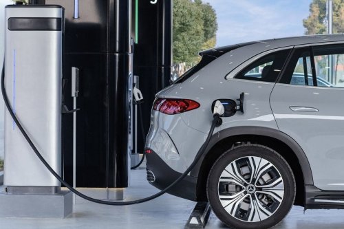 China to end tax exemptions for plug-in hybrids from 2027