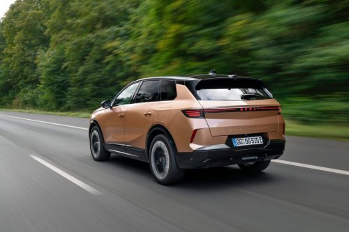 Opel & Peugeot face long delivery times for long-range EVs
