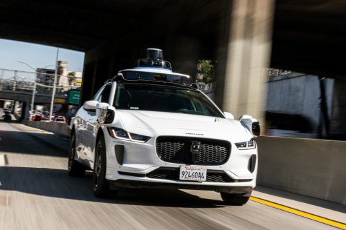 Waymo Robotaxis face challenges on motorways and during flooding