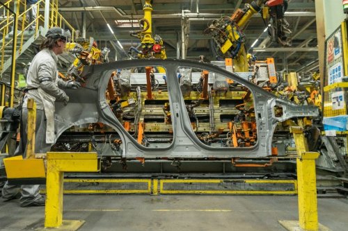 Automakers call for delay to UK-EU EV tariffs
