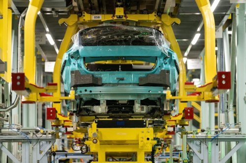Nissan to consolidate Sunderland production on one line