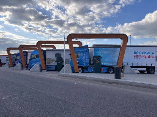 Four electric trucks test Milence corridor from Paris to Berlin
