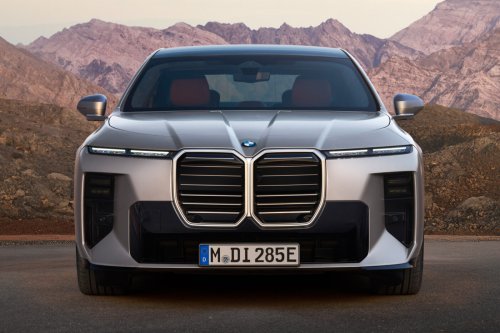 BMW Integrates Neue Klasse technologies into the i7
