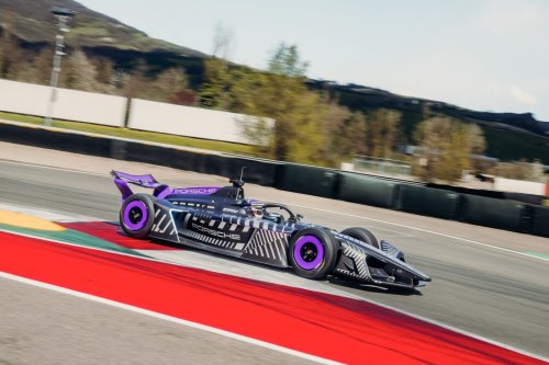 Porsche, Porsche unveils future Formula E racing car: the 975 RSE