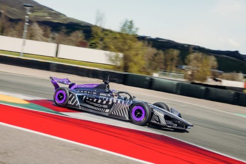 Porsche, Porsche unveils future Formula E racing car: the 975 RSE