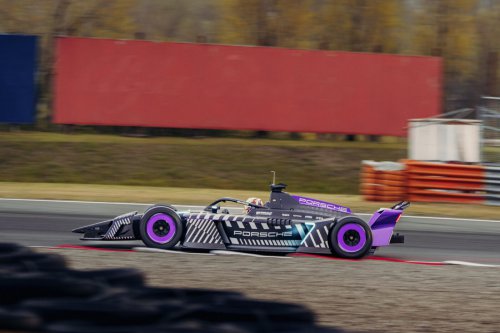 Porsche unveils future Formula E racing car: the 975 RSE