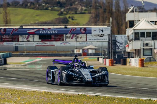 Porsche unveils future Formula E racing car: the 975 RSE