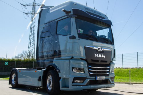 Powerbank on wheels: bidirectional charging demonstrated in electric trucks