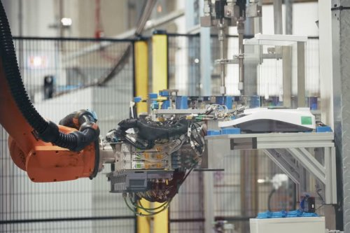 CATL sources battery components from China instead of Debrecen