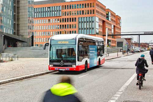 Hamburger Hochbahn to procure 240 electric buses and postpone full electrification target
