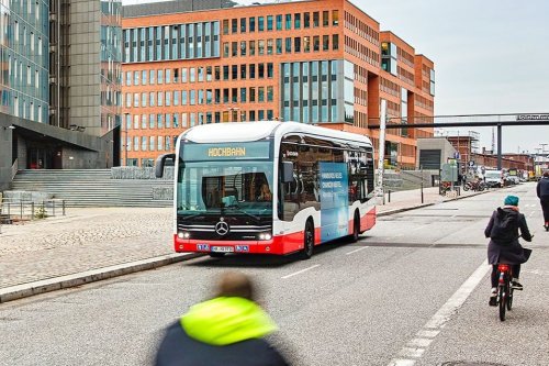 Hamburger Hochbahn to procure 240 electric buses and postpone full electrification target