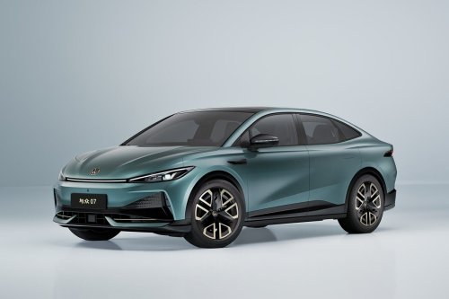 VW launches the ID. Unyx 07 in China