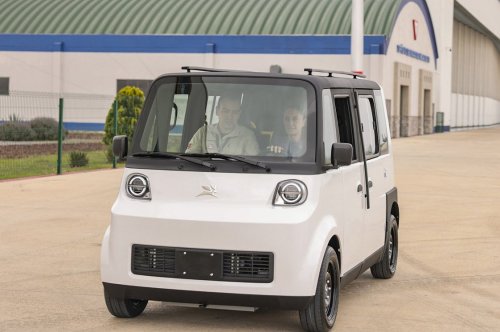 Mexico unveils its first electric car