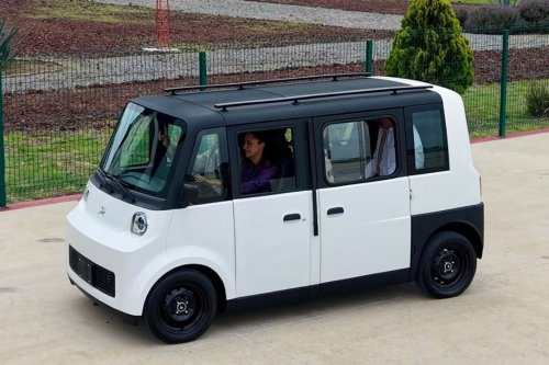 Mexico unveils its first electric car