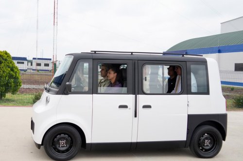 Mexico unveils its first electric car