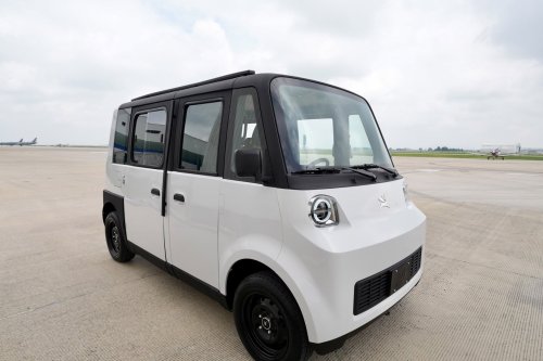 Mexico unveils its first electric car