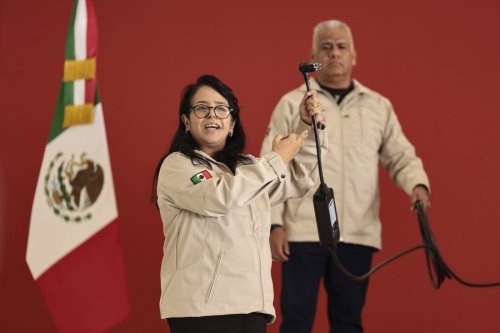 Mexico unveils its first electric car
