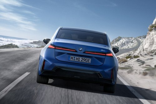 BMW to open orders for new i3 earlier than planned