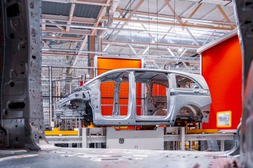 Mercedes-Benz launches series production of the VLE