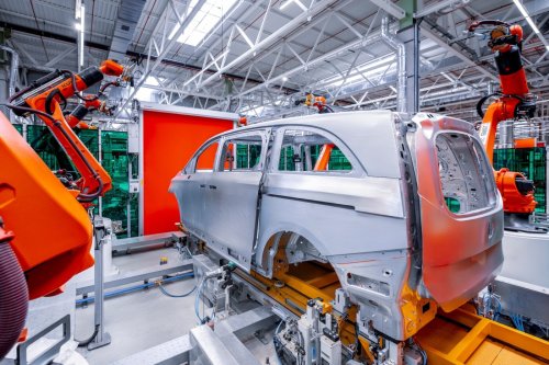 Mercedes-Benz launches series production of the VLE