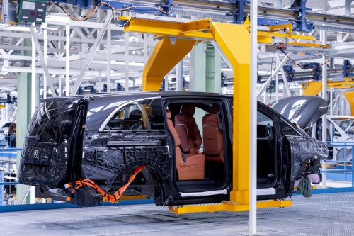 Mercedes-Benz launches series production of the VLE