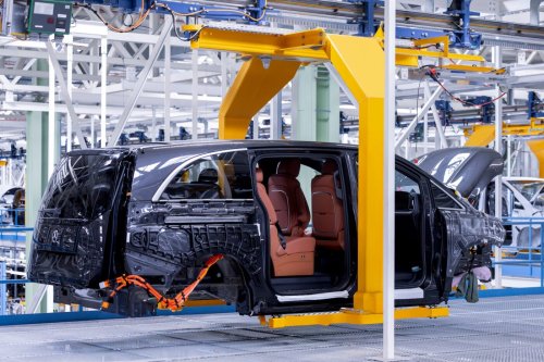 Mercedes-Benz launches series production of the VLE