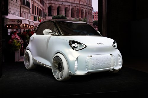 Small, electric, and quick to charge: Smart’s bid to reinvent the two-seater