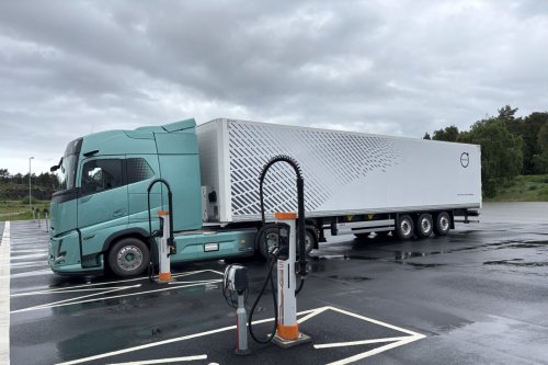 Volvo Trucks boosts net battery capacity to record level