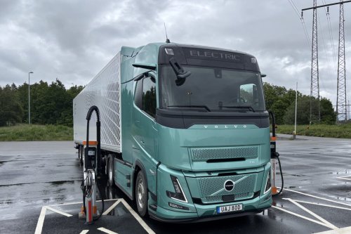 Volvo Trucks boosts net battery capacity to record level