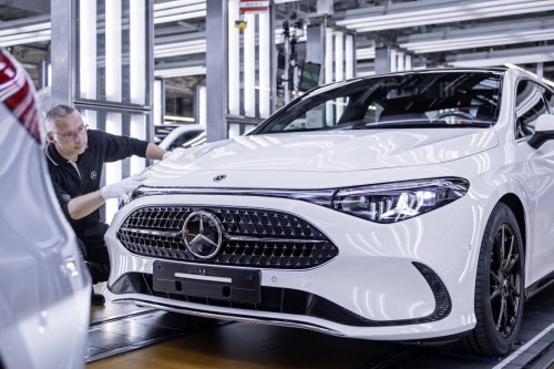 Globally, One in Eight New Mercedes Passenger Cars Is Fully Electric